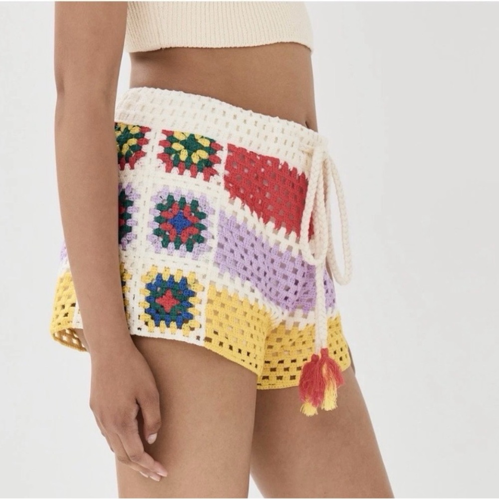Designer Farm Rio Mixed Crochet Lined Shorts Size M in EUC/MSRP of $170! - Picture 2 of 8